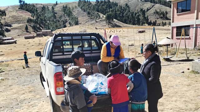BOLIVIA_ENTREGA ALIMENTOS ESCOLARES.jpg